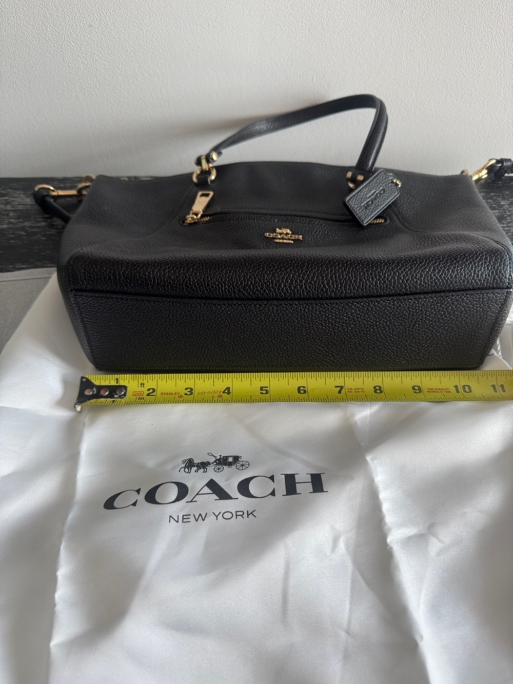Coach purse with dust bag - Picture 13 of 15